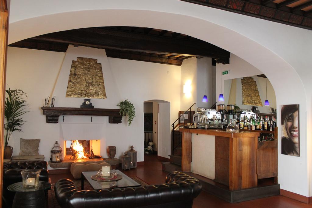 Hotel Charleston Spolète Extérieur photo