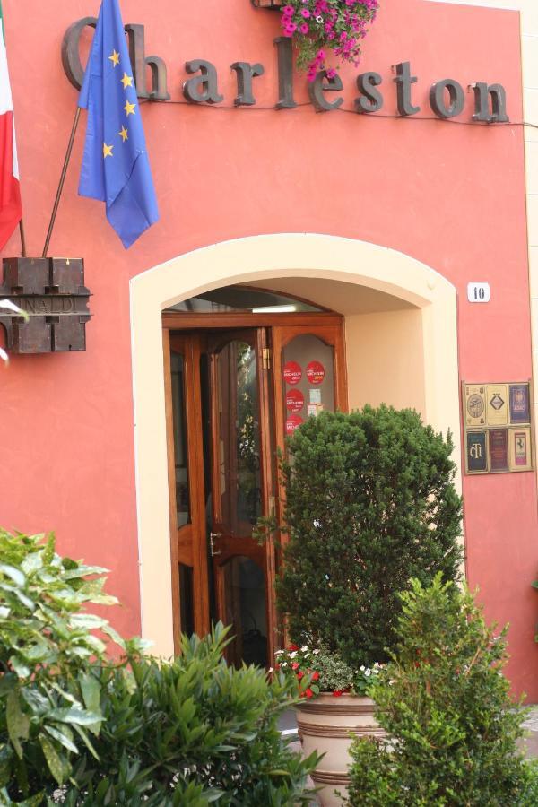Hotel Charleston Spolète Extérieur photo