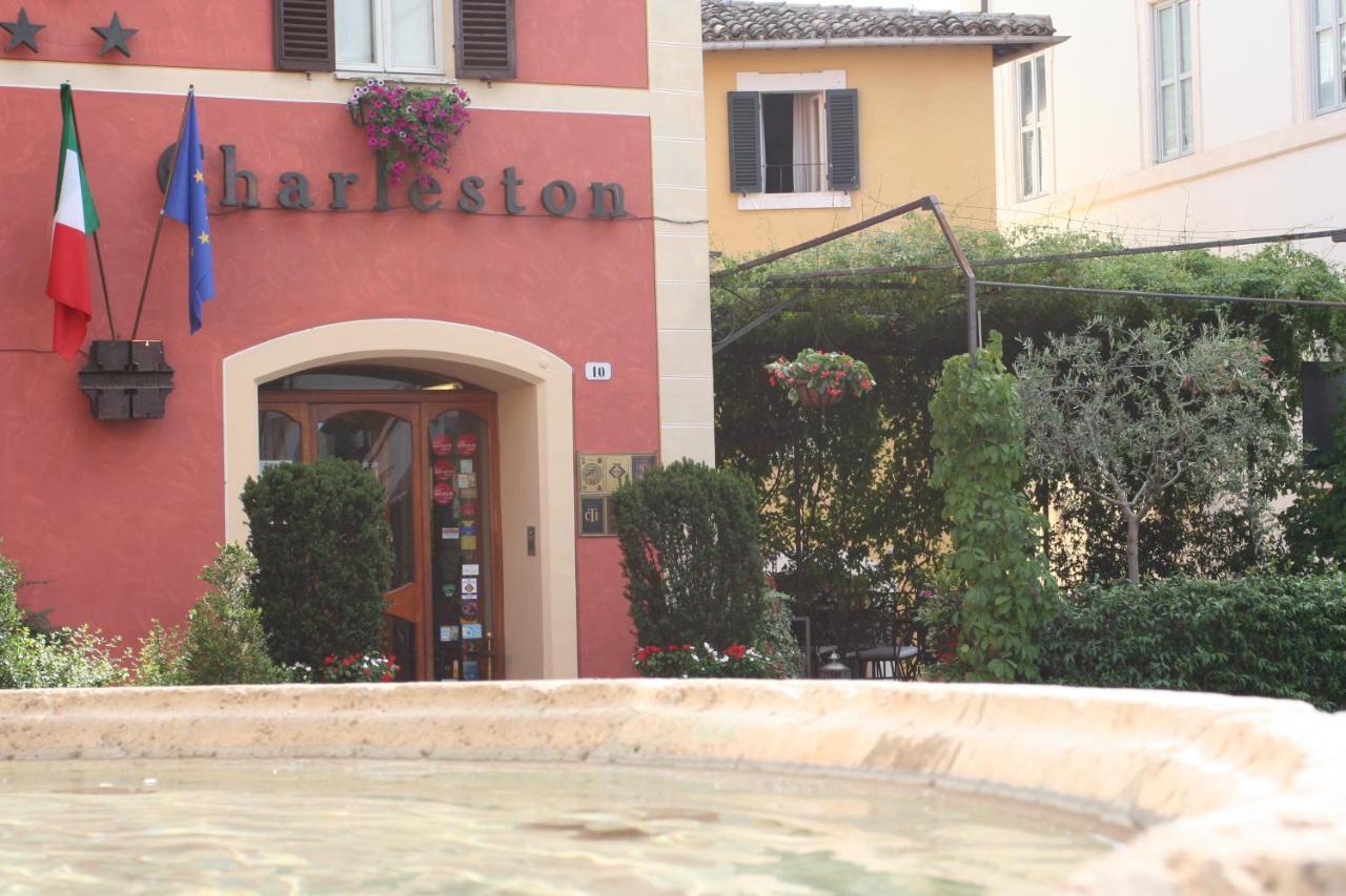Hotel Charleston Spolète Extérieur photo